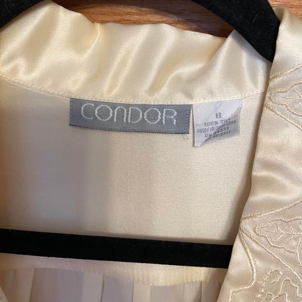 Vintage 80s Condor cream silk 3/4 sleeve button front embroidered collar top - Picture 5 of 5